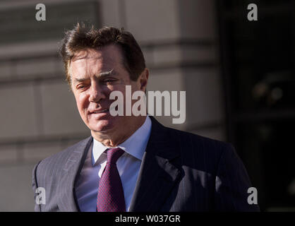 Ehemalige Trump Campaign Manager Paul Manafort hinterlässt einen Status Konferenz an der U.S. District Court am 11. Dezember 2017, in Washington, D.C., ehemaligen Trump Campaign Manager Manafort und seine Geschäftspartner Richard Tore waren im Oktober angeklagt, wenn Sie nicht schuldig zu einer 12 Zählimpulsen von einer großartigen Jury plädierte, als Teil des laufenden Special Counsel Robert Mueller Russlands Untersuchung. Anklage gegen Manafort und Tore gehören Verschwörung, um Geld zu waschen, Verschwörung gegen die Vereinigten Staaten und nicht als ausländische Agenten der ehemaligen UkraineÕs pro-russischen Einzufuehren zu registrieren. Stockfoto