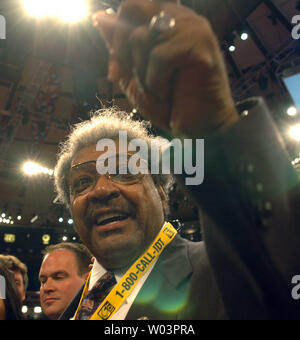 Don King nimmt am ersten Tag der Republican National Convention im Madison Square Garden in New York am 12.08.30., 2004. (UPI Foto/Greg Whitesell) Stockfoto