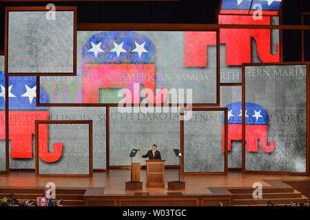 Vorsitzender Reince Priebus Der RNC öffnet die Republican National Convention am Tampa Bay Times Forum in Tampa am 27. August 2012. UPI/Kevin Dietsch Stockfoto