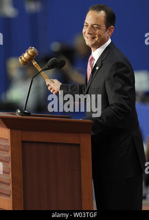 Vorsitzender Reince Priebus Der RNC öffnet die 2012 Republican National Convention in Tampa Bay Times Forum in Tampa am 27. August 2012. UPI/Matthew Healey Stockfoto