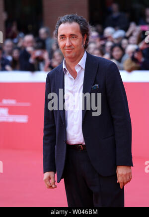 Paolo Sorrentino kommt auf dem roten Teppich während des 10. jährlichen Rom International Film Festival in Rom am 18. Oktober 2015. Foto von David Silpa/UPI Stockfoto