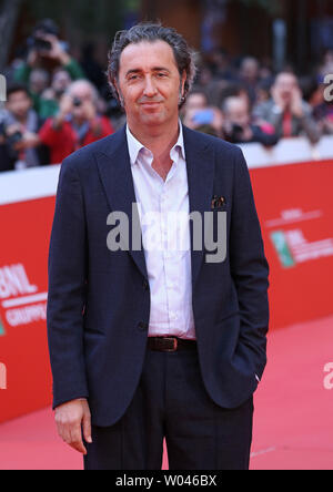 Paolo Sorrentino kommt auf dem roten Teppich während des 10. jährlichen Rom International Film Festival in Rom am 18. Oktober 2015. Foto von David Silpa/UPI Stockfoto