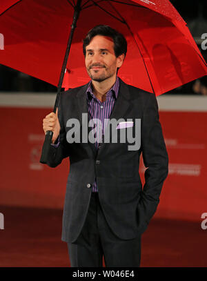 Peter Sollett kommt auf dem roten Teppich vor der Vorführung des Films "Freeheld" auf der 10. jährlichen Rom International Film Festival in Rom am 18. Oktober 2015. Foto von David Silpa/UPI Stockfoto