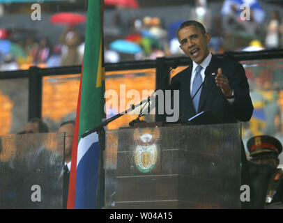 Us-Präsident Barack Obama spricht an der Trauerfeier für den ehemaligen südafrikanischen Präsidenten und Anti-apartheid Führer Nelson Mandela, am FNB-Stadion in Johannesburg, Südafrika, 10. Dezember 2013. Fast 100 Staats- und rund 100.000 Trauernden nahmen an der Service für Mandela, der letzte Woche im Alter von 95 Jahren gestorben. UPI/Jemal Countess Stockfoto