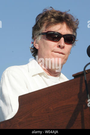 Steve Winwood führt am NFL Heckklappe Partei vor dem Super Bowl XLIV zwischen den Indianapolis Colts und den New Orleans Saints Sun Life Stadium in Miami am 7. Februar 2010. UPI/Martin Fried Stockfoto