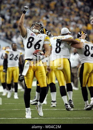 Pittsburgh Steelers wide receiver Hines Ward feiert, nachdem er das Spiel clincing Touchdown im vierten Quartal Super Bowl XL verfügt über die Seattle Seahawks und die Pittsburgh Steelers im Ford Field in Detroit, MI., am 5. Februar 2006. (UPI Foto/Brian Kersey) Stockfoto