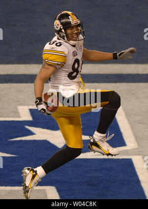 Pittsburgh Steelers wide receiver Hines Ward Tänze in die Endzone, nachdem er das Spiel clincing Touchdown im vierten Quartal Super Bowl XL verfügt über die Seattle Seahawks und die Pittsburgh Steelers im Ford Field in Detroit, MI., am 5. Februar 2006. (UPI Foto/Pat Benic) Stockfoto