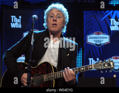 Roger Daltry der Wer führt während einer Pressekonferenz auf der Media Center in Ft. Lauderdale, am 4. Februar 2010. Super Bowl XLIV zwischen den New Orleans Saints und die Indianapolis Colts kennzeichnet die, die im Konzert an Halbzeit am Sonntag, den 7. Februar. UPI/Roger L. Wollenberg Stockfoto