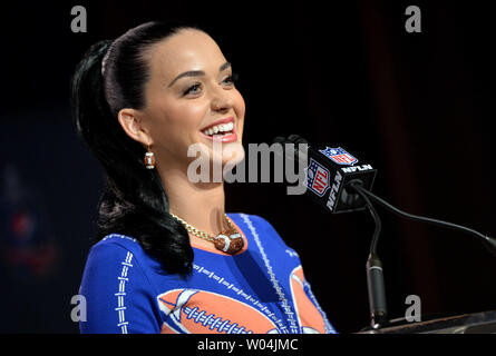 Katy Perry spricht während einer Pressekonferenz auf der halftime show für Super Bowl XLIX, in Phoenix, Arizona, 29. Januar 2015. Perry wird während der Super Bowl XLIX am 1. Februar 2015 durchführen. Foto von Kevin Dietsch/UPI Stockfoto