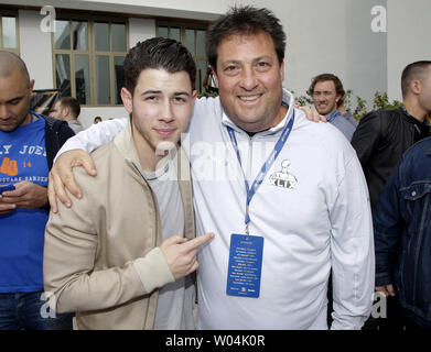 Räder, Gründer und CEO von Kenny Dichter und Nick Jonas besuchen Sie die Räder bis Super Samstag Heckklappe Partei, eines der Ereignisse, die bis zum Super Bowl XLIX, MAYA Tag + Nachtklub in Scottsdale, AZ Am 31. Januar 2015. Super Bowl XLIV kennzeichnet die Seattle Seahawks und die New England Patriots am 1. Februar an der Universität von Phoenix Stadium in Glendale, Arizona. Foto von John angelillo/UPI Stockfoto