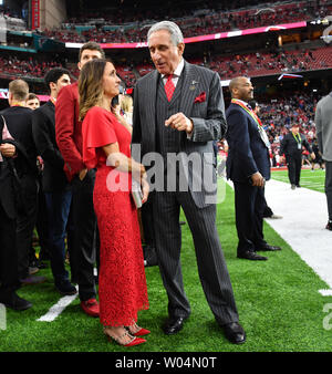 Atlanta Falcons Inhaber Arthur leer steht am Rande vor dem Super Bowl LI gegen die New England Patriots auf NRG Stadion in Houston am 5. Februar 2017. Foto von Kevin Dietsch/UPI Stockfoto