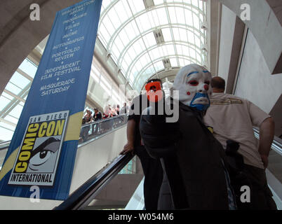 Besucher nehmen an der 40. jährlichen Comic-Con International, der größten Comic und Pop Kultur Veranstaltung in Nordamerika, an der San Diego Convention Center am 23. Juli 2009. (UPI Foto/Earl Cryer) Stockfoto