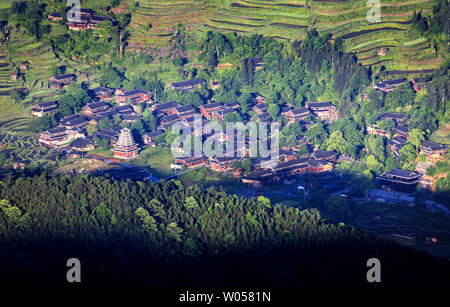 Huangsang National Nature Reserve, Suining County in der Provinz Hunan, hat schöne Landschaft und schöne Umgebung und der Geschmack von Miao Dong in Huangsang Miaozhuang, Huangsang Miaozhuang, ist einzigartig. Die Landschaft der Kuh hang Kopf auf einer Höhe von mehr als tausend Meter über dem Meeresspiegel ist unendlich schön. Stockfoto