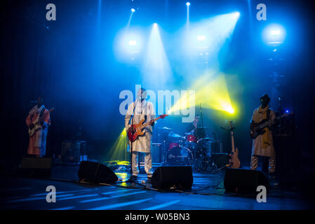 Maribor, Slowenien. 26 Juni, 2019. Tuareg Sänger und Gitarrist Bombino (Omara" Bombino" Moctar) gesehen wird, die auf der Bühne des Festival Fastenzeit Fastenzeit Festival ist das größte Musikfestival in Slowenien. Jeden Sommer von 1993 es ist Hosting Musiker und Künstler aus der ganzen Welt. Credit: SOPA Images Limited/Alamy leben Nachrichten Stockfoto