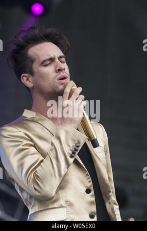 Panik! In der Disco Sänger Brendon Urie führt während der 30. jährliche internationale Musik und Kunst Bumbershoot Festival August 30, 2014 in Seattle, Washington. UPI/Jim Bryant Stockfoto