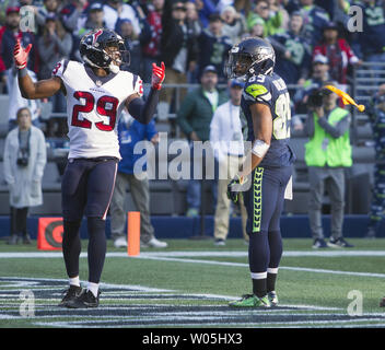 Im vierten Quartal bei CenturyLink Feld in Seattle, Washington, am 29. Oktober 2017. Seattle Seahawks von hinten kam in den letzten 21 Sekunden der Houston Texans 41 - 38 zu schlagen. in Seattle. Foto von Jim Bryant/UPI Stockfoto