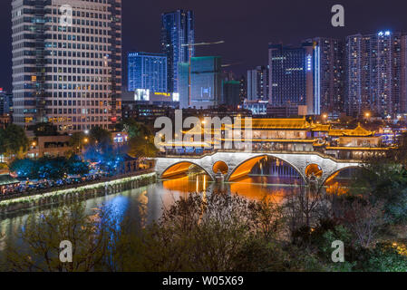 Nachtansicht von Anshun Brücke, Chengdu Stockfoto