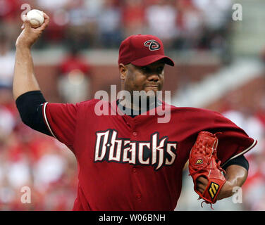 Arizona Diamondbacks Krug Livan Hernandez bietet eine Tonhöhe zu den St. Louis Cardinals im zweiten Inning am Busch Stadium in St. Louis am 4. Juli 2007. (UPI Foto/Rechnung Greenblatt) Stockfoto