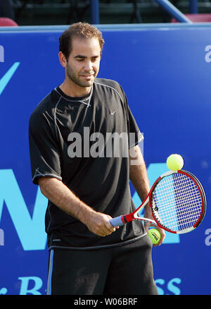 Sieben - Zeit Wimbledon Tennis Pete Sampras spielt um vor der Wiedergabe der Welt Teamtennis als Mitglied des Newport Beach Leistungsschaltern gegen die St. Louis Asse am Dwight Davis Memorial Tennis Center in St. Louis am 24. Juli 2007. (UPI Foto/Rechnung Greenblatt) Stockfoto