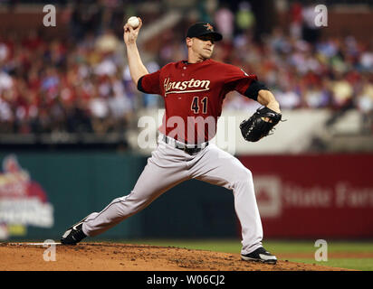Houston Astros Krug Brandon Zurücke liefert einen Pitch auf die St. Louis Cardinals am Busch Stadium in St. Louis am 21. September 2007. (UPI Foto/Rechnung Greenblatt) Stockfoto