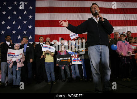 Demokratische Präsidentschaftskandidaten, Senator John Edwards, liefert eine Rede an die Zimmerleute Halle in St. Louis 19. Januar 2008. (UPI Foto/Rechnung Greenblatt) Stockfoto
