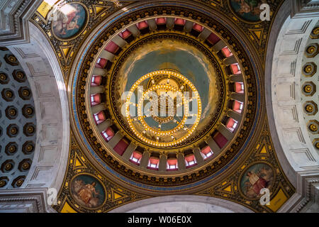 Providence, RI, 29. August 2018: Die große Flure der im Gebäude der Rhode Island State House Stockfoto