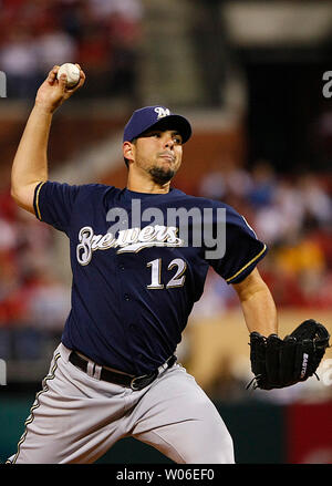 Milwaukee Brewers Krug Carlos Villanueva liefert einen Pitch auf die St. Louis Cardinals am Busch Stadium in St. Louis am 16. April 2008. St. Louis gewann das Spiel 5-4. (UPI Foto/Rechnung Greenblatt) Stockfoto
