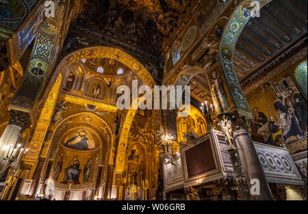 Innenraum der Cappella Palatina in Palermo, Sizilien, Italien Stockfoto