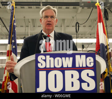 Missouri Governor elect Jay Nixon beschreibt die ersten Schritte der Mir zeigen Initiative JOBS, eine Parteiübergreifende plan Missourians wieder zum Laufen zu bringen, während einer Pressekonferenz in St. Louis am 22. Dezember 2008. NixonÕs initiative werden neue Arbeitsplätze in Missouri erstellen durch die Unterstützung von kleinen Unternehmen, Entwicklung, Anreize für Arbeitnehmer Ausbildung und Umschulung, Erweiterung der Qualität Jobs Programm und bringt die nächste Generation der automatischen Druckaufträge an den Staat. (UPI Foto/Rechnung Greenblatt) Stockfoto