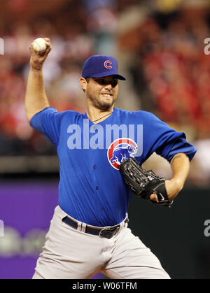Chicago Cubs, die Krug Randy Wells liefert einen Pitch auf die St. Louis Cardinals im zweiten Inning am Busch Stadium in St. Louis am 14. September 2010. UPI/Rechnung Greenblatt Stockfoto