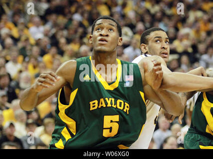 Die grosse Konferenz 12 hat berichtet, dass Perry Jones III während der grossen Konferenz 12 Turnier in Kansas City erklärt worden ist untauglich für die Mannschaften Spiel gegen die Oklahoma Sooners am 9. März 2011. Perry, in dieser Datei Foto gegen Missouri am 23. Februar in Columbia, Missouri 2011 gezeigt, es wurde berichtet, für 'Unterbrochen' Vorinskription Dilettantismus Verletzung/Vorzugsbehandlung", wie von der grossen Konferenz 12. UPI/Rechnung Greenblatt/Dateien Stockfoto