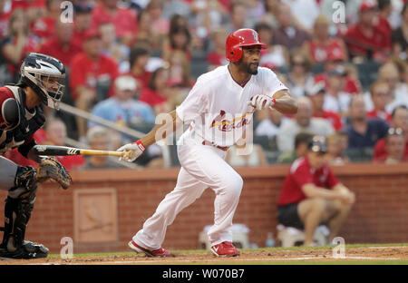 Neu erworbenen St. Louis Cardinals Corey Patterson Schaukeln für eine zwei RBI double im zweiten Inning gegen die Houston Astros am Busch Stadium in St. Louis am 28. Juli 2011. UPI/Rechnung Greenblatt Stockfoto