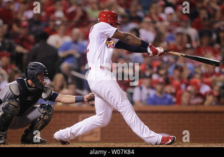 St. Louis Cardinals Jason Heyward, bricht ihm bat, als er im fünften Inning schaukeln gegen die Detroit Tigers am Busch Stadium in St. Louis am 17. Mai 2015. St. Louis besiegt Detroit 2-1. Foto von Bill Greenblatt/UPI Stockfoto