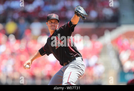 Arizona Diamondbacks Krug Zack Greinke liefert einen Pitch auf die St. Louis Cardinals im zweiten Inning am Busch Stadium in St. Louis am 22. Mai 2016. Foto von Bill Greenblatt/UPI Stockfoto