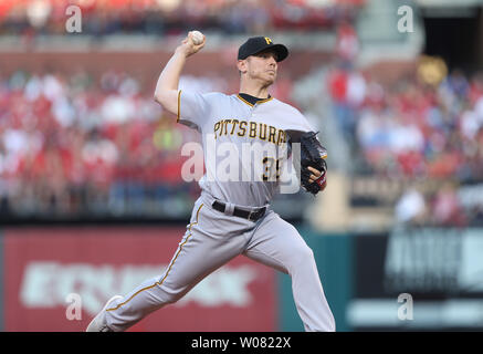 Pittsburgh Pirates Krug Tschad Kuhl liefert einen Pitch auf die St. Louis Cardinals im ersten Inning am Busch Stadium in St. Louis am 9. September 2017. Foto von Bill Greenblatt/UPI Stockfoto