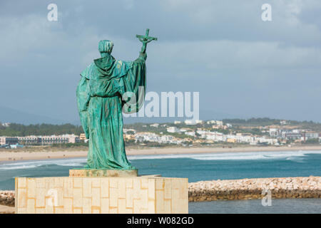 Ansicht der Rückseite der Statue von Sao Goncalo de Lagos in Lagos, Algarve, Portugal Stockfoto