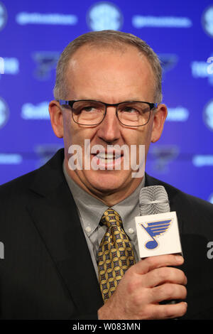 Die südöstliche Konferenz Kommissar Greg Sankey spricht mit Reportern am Scottrade Center in St. Louis am 8. Februar 2018. Sankey tourte das Scottrade Center im Voraus der SEC-Basketball Turnier, das am 7. und 11. März statt. Foto von Bill Greenblatt/UPI Stockfoto