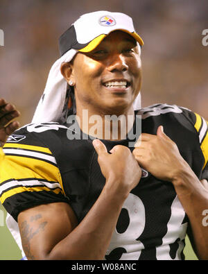 Pittsburgh Steelers Hines Ward (86) Spaziergang entlang der Seitenlinie im vierten Quartal gegen die Arizona Cardinals am Heinz Feld während der am 13. August 2009. UPI Foto/Stephen Brutto Stockfoto