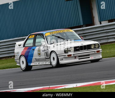 Mark Smith, Colin Turkington, BMW E30 M3, historische Tourenwagen Challenge, HTCC, Tony Dron Trophäe, Donington historische Festival, Mai 2019, laufender Motor, Stockfoto