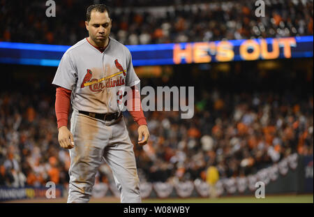 St. Louis Cardinals Carlos Beltran kehrt zum dugout nach dem Flug im fünften Inning gegen die San Francisco Giants während des Spiels sieben der National League Championship Series bei AT&T Park in San Francisco am 22. Oktober 2012. UPI/Terry Schmitt Stockfoto