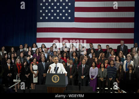 Präsident Barack Obama spricht an der Betty Ann Ong chinesischen Recreation Center in San Francisco am 25. November 2013. Obama sprach über das Abkommen mit dem Iran und forderte die Republikaner im Repräsentantenhaus neue Zuwanderungsgesetz zu sichern. UPI/Terry Schmitt Stockfoto