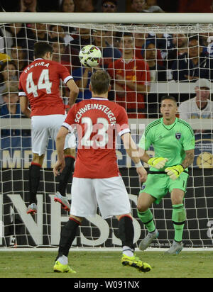 Von Manchester United Andreas Pereira (44) leitet ein Ziel gegen San Jose Earthquakes goalie David Bingham in der zweiten Hälfte, in der 2015 international Champions Cup Nordamerika bei Avaya Stadion in San Jose, Kalifornien, am 21. Juli 2015. Manchester besiegt San Jose 3-1. Foto von Terry Schmitt/UPI Stockfoto