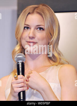 Schauspielerin Emily VanCamp besucht eine Pressekonferenz für das TV-Drama "Rache" in Tokio, Japan, am 25. April 2012. UPI/Keizo Mori Stockfoto