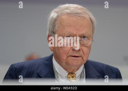 Stuttgart, Deutschland. 27 Juni, 2019. Wolfgang Porsche, Vorsitzender des Aufsichtsrates, sitzt auf der Hauptversammlung der Porsche Automobil Holding SE. Porsche SE ist die VW-Holding. Quelle: Stefan Puchner/dpa/Alamy leben Nachrichten Stockfoto