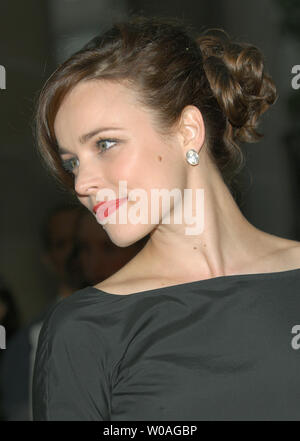 Schauspielerin Rachel McAdams kommt für das Toronto International Film Festival Premiere von "verheiratet", Ryerson Theater in Toronto, Kanada, am 12. September 2007. (UPI Foto/Christine Kauen) Stockfoto
