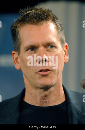 Schauspieler Kevin Bacon besucht das Toronto International Film Festival Pressekonferenz für "Rails & Ties" im Sutton Place Hotel in Toronto, Kanada, am 14. September 2007. (UPI Foto/Christine Kauen) Stockfoto