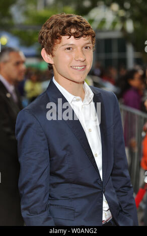 Tom Holland kommt für die Premiere von "Die Impossibe' an die Prinzessin von Wales Theater während der Toronto International Film Festival in Toronto, Kanada, am 9. September 2012. UPI/Christine Kauen Stockfoto