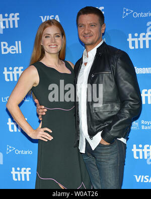 Amy Adams und Jeremy Renner an der Toronto International Film Festival Fotoshooting für "Ankunft" an TIFF Bell Lightbox in Toronto, Kanada, am 12. September 2016. Foto von Christine Kauen/UPI Stockfoto