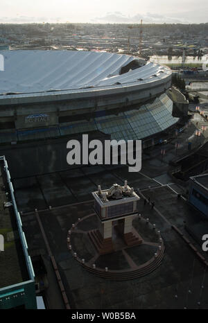 Dach des BC Place Stadium, einen druckbeaufschlagten Dome, liegt in Vancouver, BC am 6. Januar 2007 deflationiert. Starke Winde 5. Januar das Gewebe zerrissen und zwangen die Angestellten die Kuppel zu entleeren. BC Place Stadium ist die Heimat der BC Lions CFL Football Team, Gastgeber der jüngsten Rolling Stones Konzert und ist der erwartete Veranstaltungsort der 2010 Vancouver, British Columbia, Eröffnungsfeiern der Olympischen Winterspiele. (UPI Foto/Heinz Ruckemann) Stockfoto