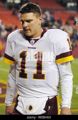 Quarterback Patrick Ramsey der Washington Redskins geht weg das Feld nach der Redskins 17-14 Verlust zu den Philadelphia Eagles am Sonntag, den 12. Dezember 2004 Fed Ex Feld in Landover, Maryland. (UPI Foto/Mark Goldman) Stockfoto